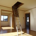 小屋裏収納入口
