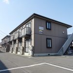 南向きで日当たり良好の建物です。(外観)