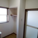 洗面台背面の収納