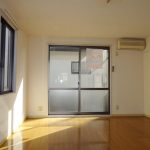 洋室8.5帖で広々。(内装)