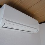 洋室にエアコン
