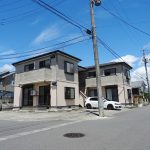 角地に立地した日当たりの良い建物です。(外観)
