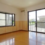 洋室二面採光で明るい室内です。(内装)