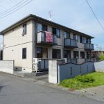 南向き日当たり良好の建物です。(外観)