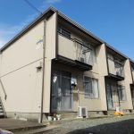 南側前面に建物が無いため日当たりが良い建物です。(外観)