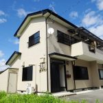 南向きの日当たり良好の建物です。(外観)