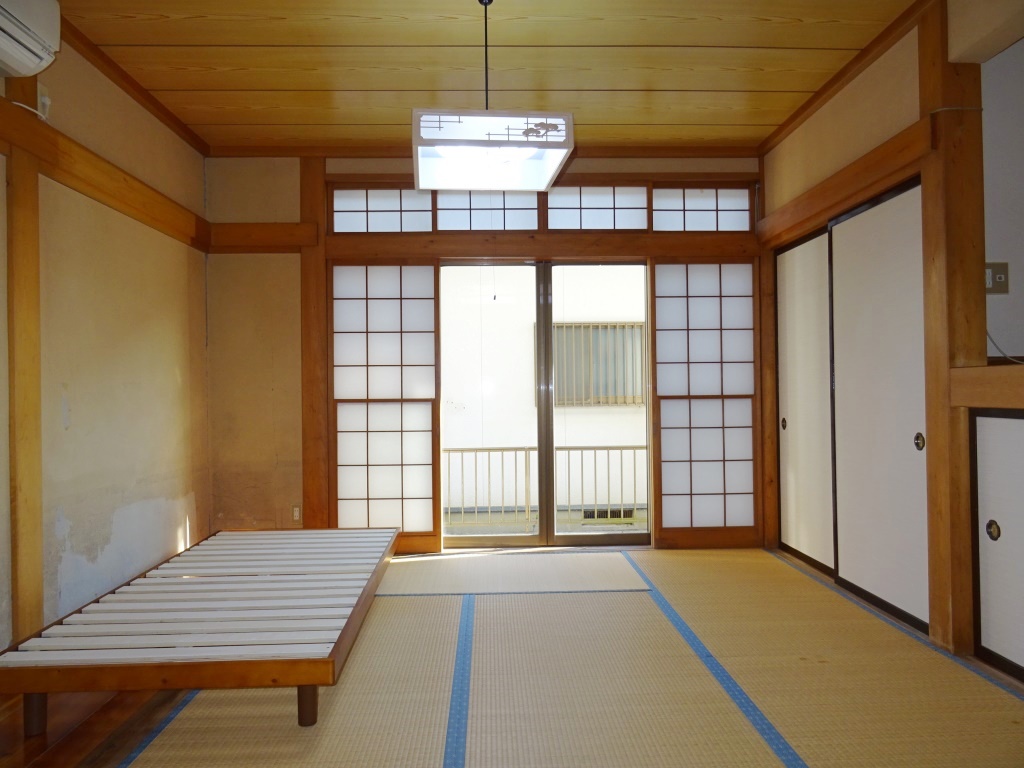 A号室　12帖 (内装)