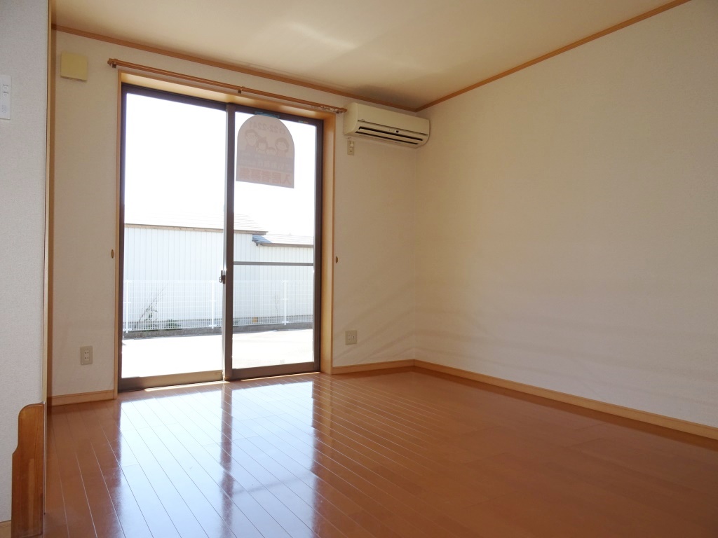 1階の13.2帖のＬＤＫ (内装)