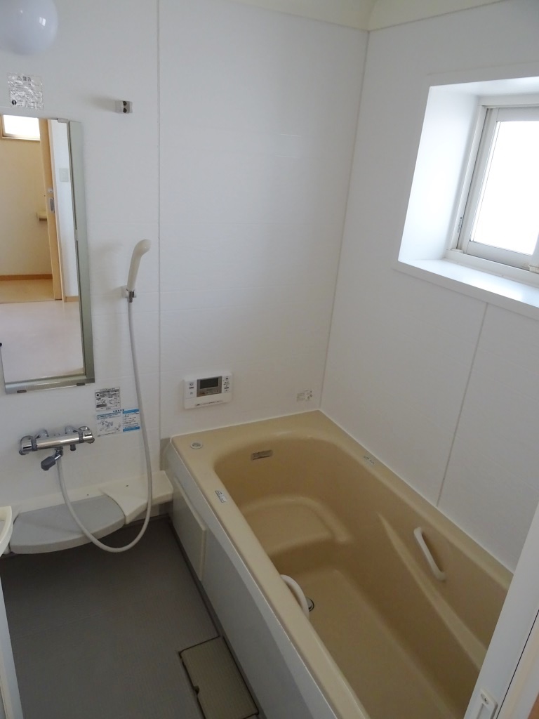 広々したバスルーム