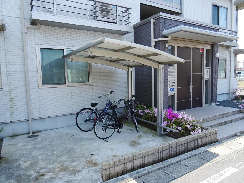 屋根付き駐輪場