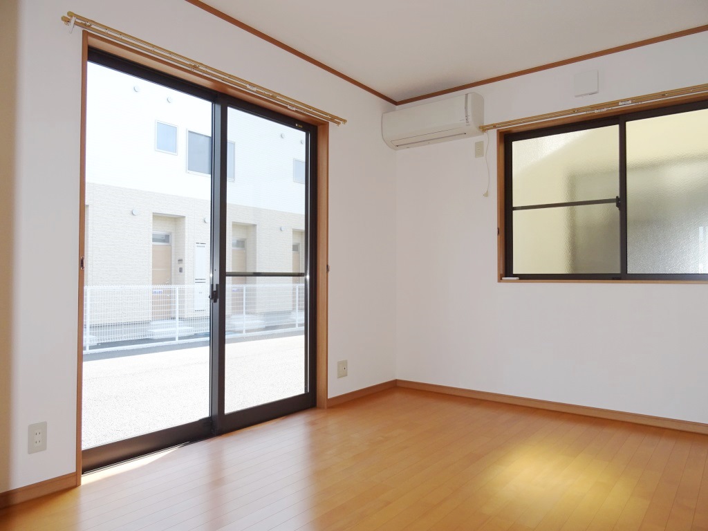 南側6帖洋室 (内装)