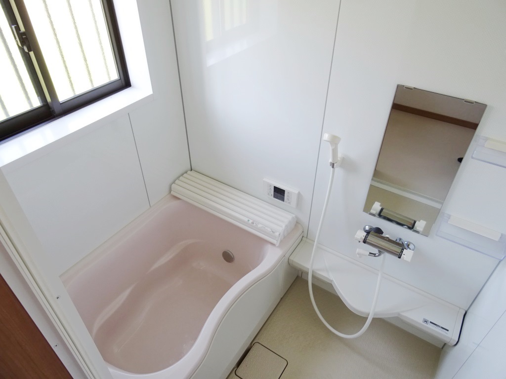 換気に最適な窓付きバスルーム