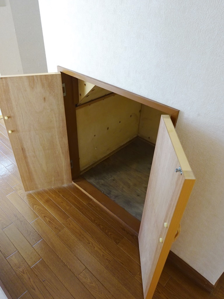 階段下収納