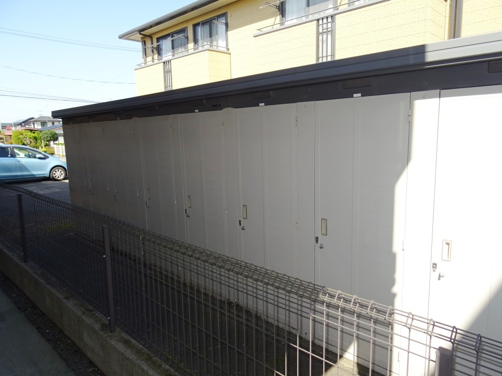 スタッドレスタイヤの収納に便利な物置