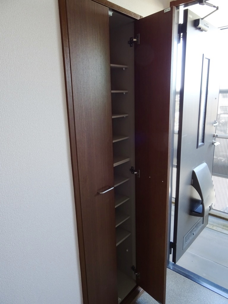 たくさん収納できるシューズボックス (内装)