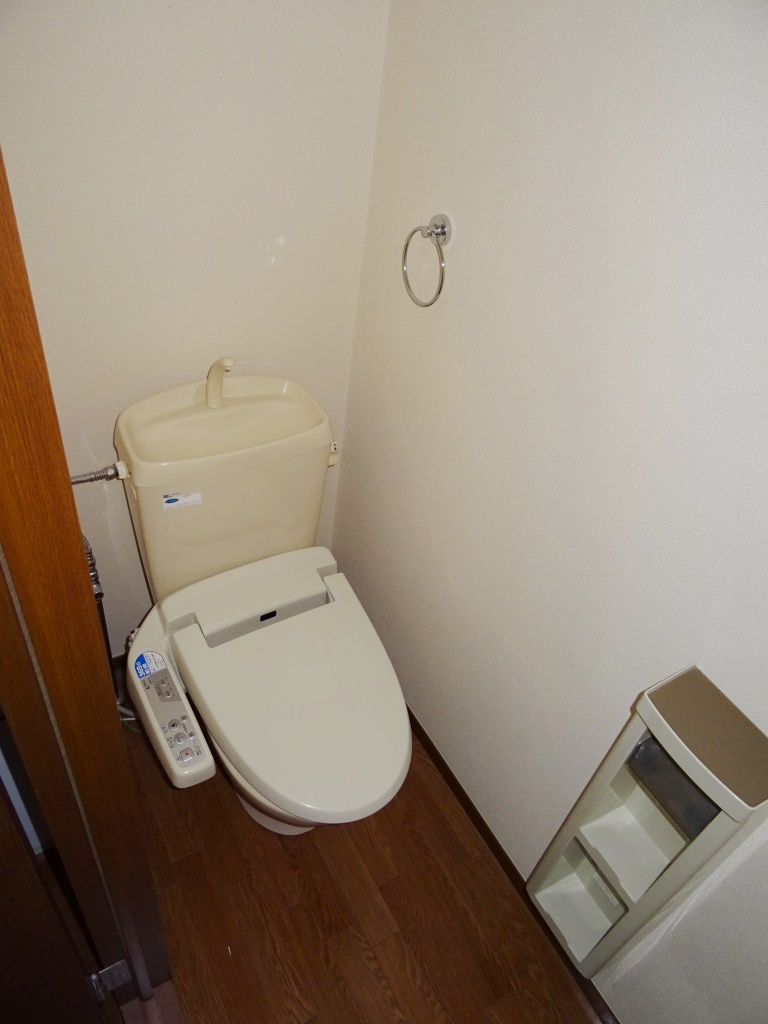 シャワー付きトイレ