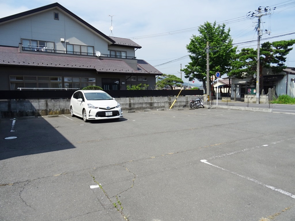 広々した敷地内駐車場