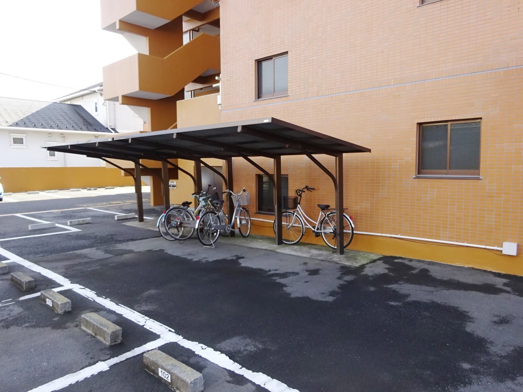 屋根付き駐輪場