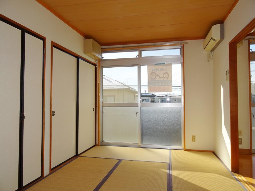 南側の和室6帖 (内装)