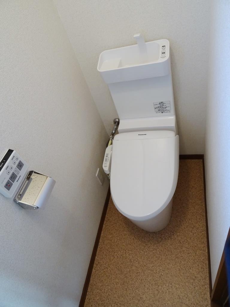シャワー付きトイレ