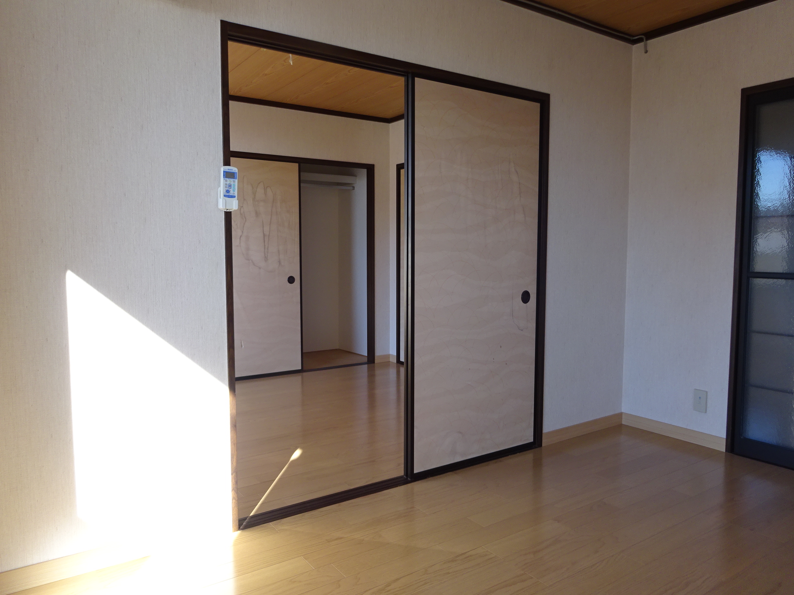洋室5.6帖 (内装)