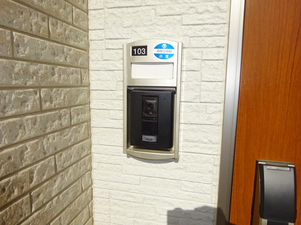 TVドアホンがあります。 (玄関)