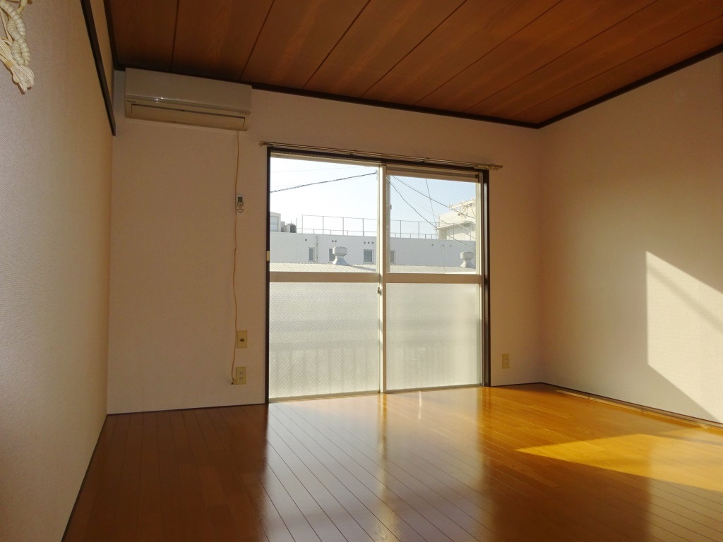 洋室広々7.6帖 (内装)