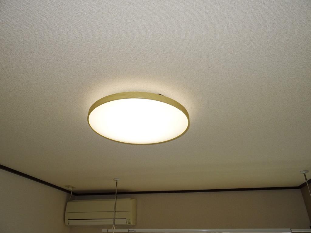 各部屋のLED照明付き