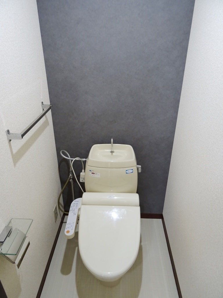 シャワー付きトイレ