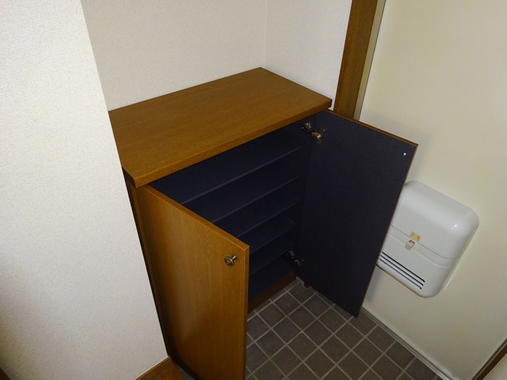 玄関のシューズボックス (玄関)