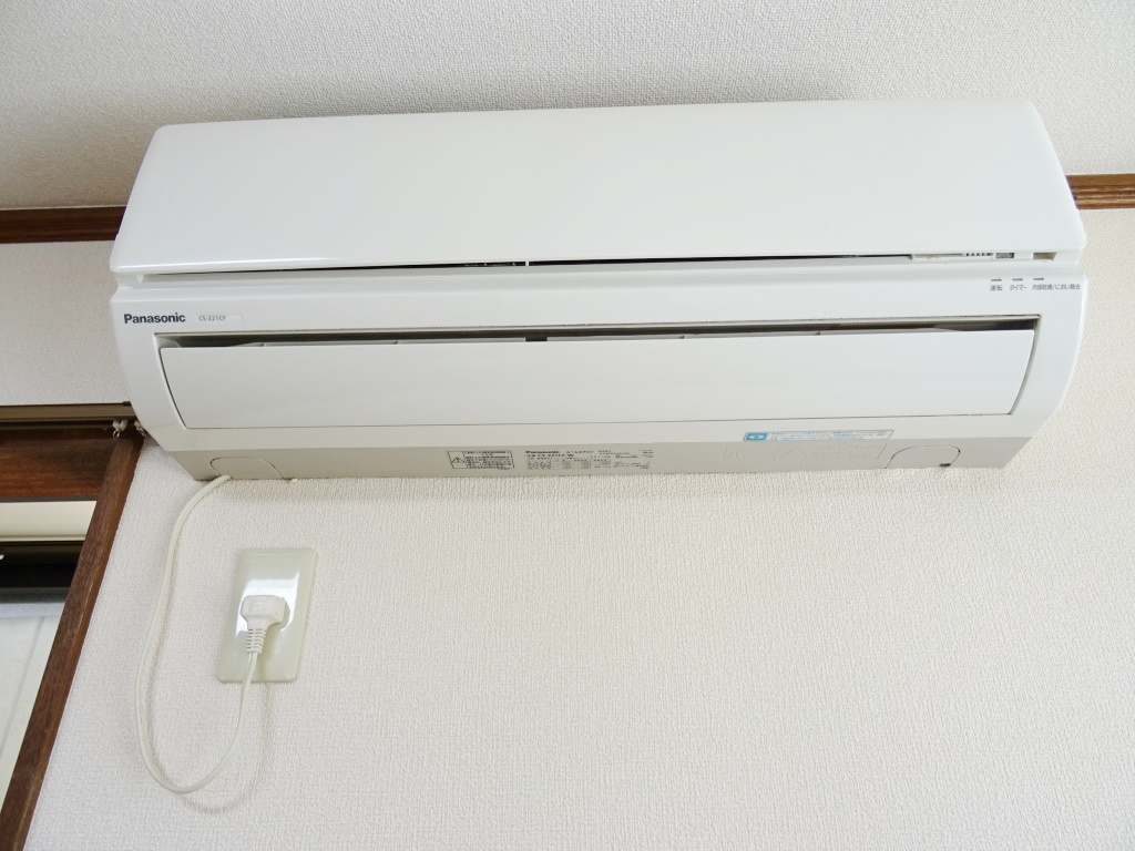 お部屋にはエアコンがついております。