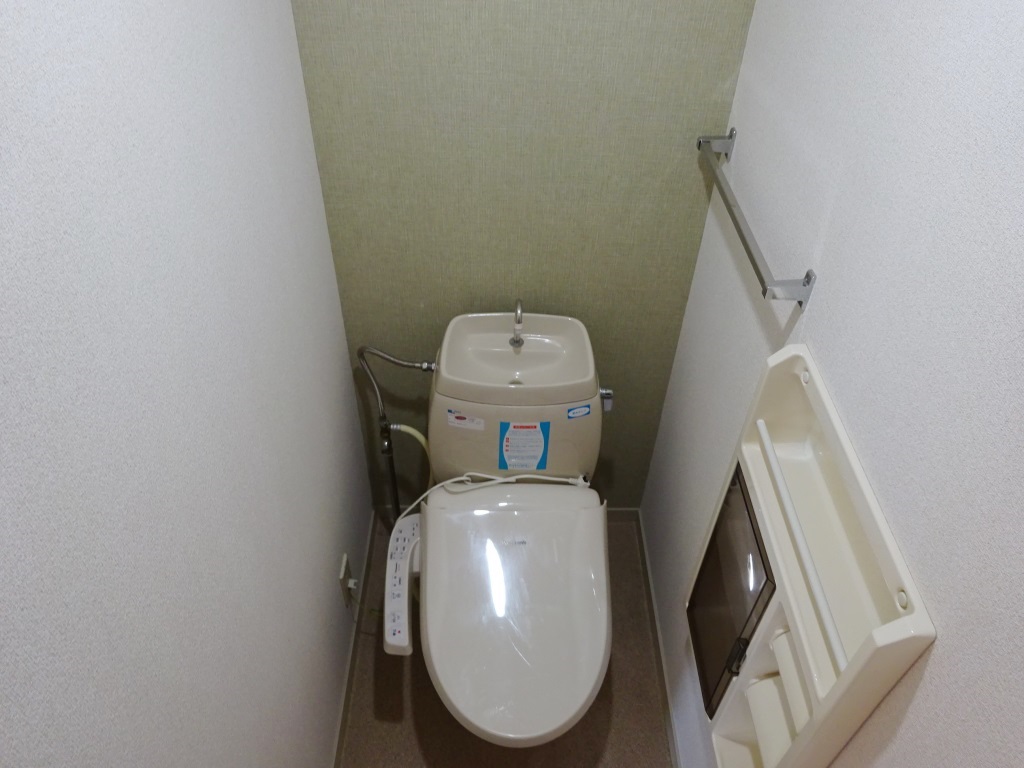 トイレウォシュレット付き