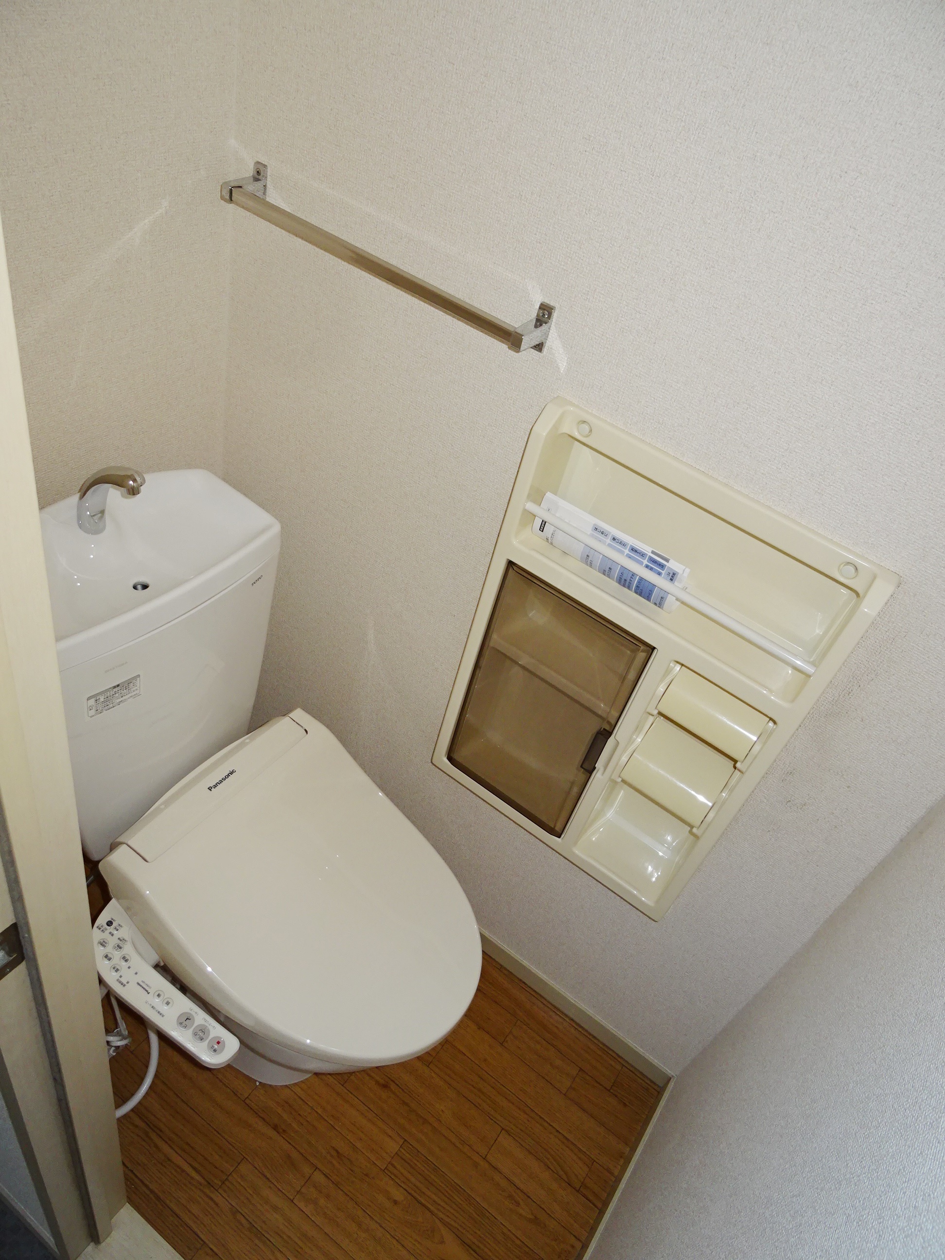 シャワー付きトイレ
