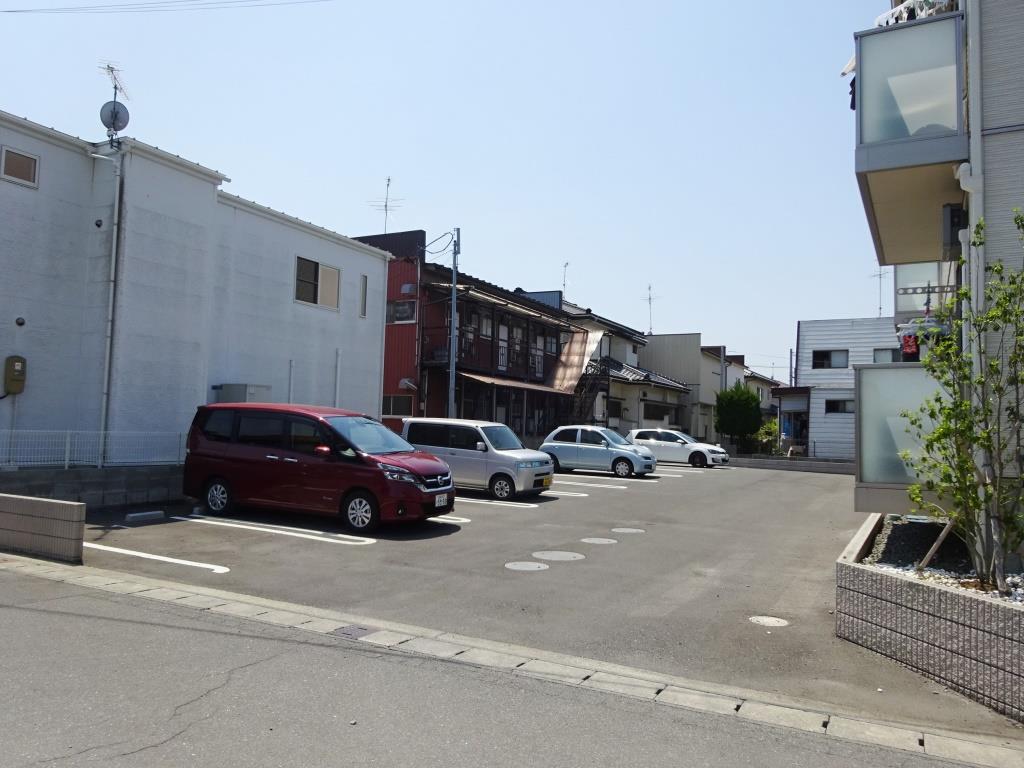 停めやすい敷地内駐車場