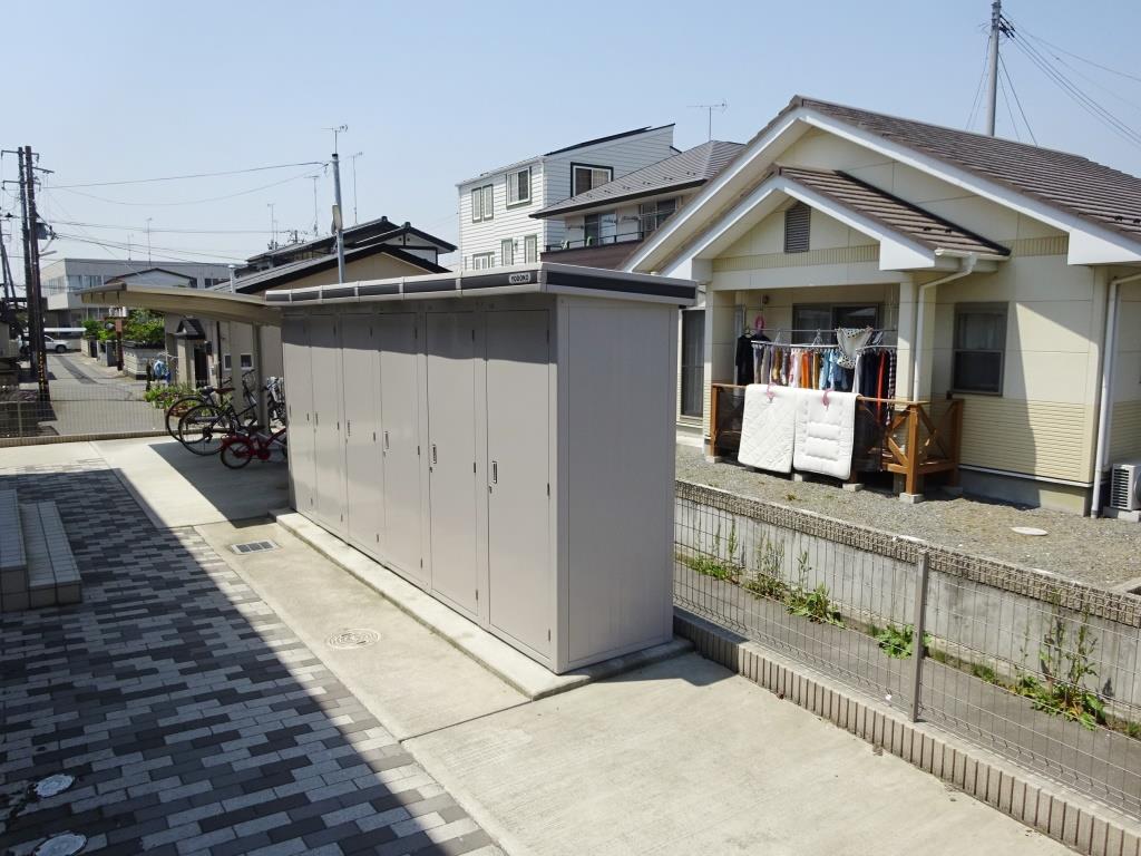 スタッドレスタイヤの収納に便利な物置