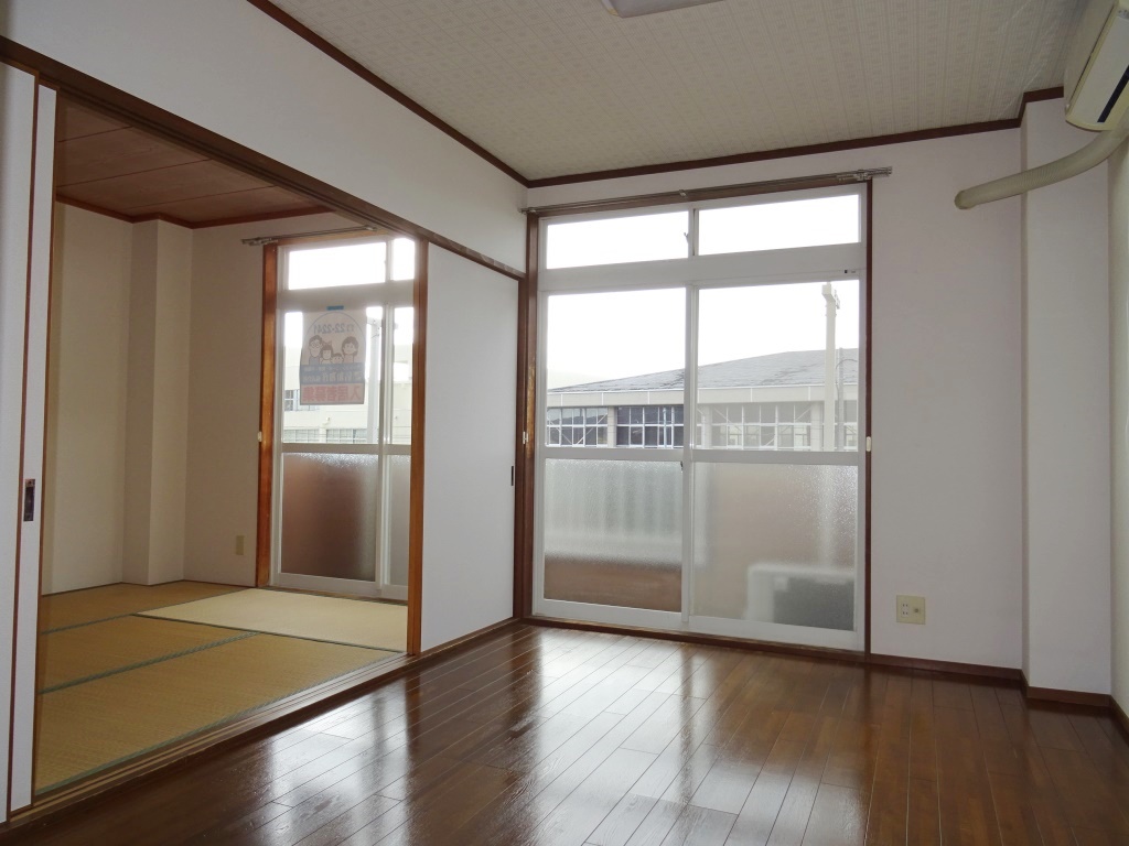 明るい室内です。 (内装)