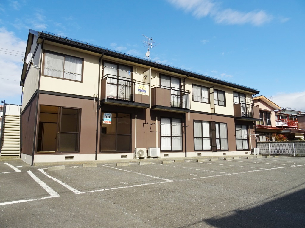 周辺は静かな住宅地になります。 (外観)