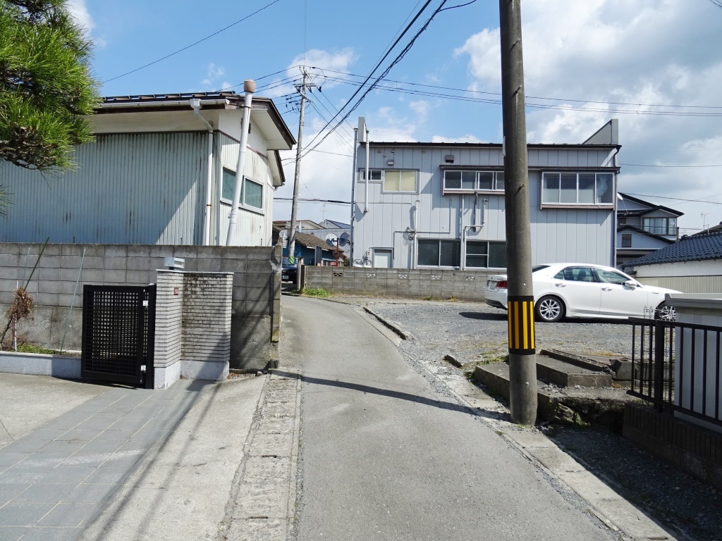 北側の公道