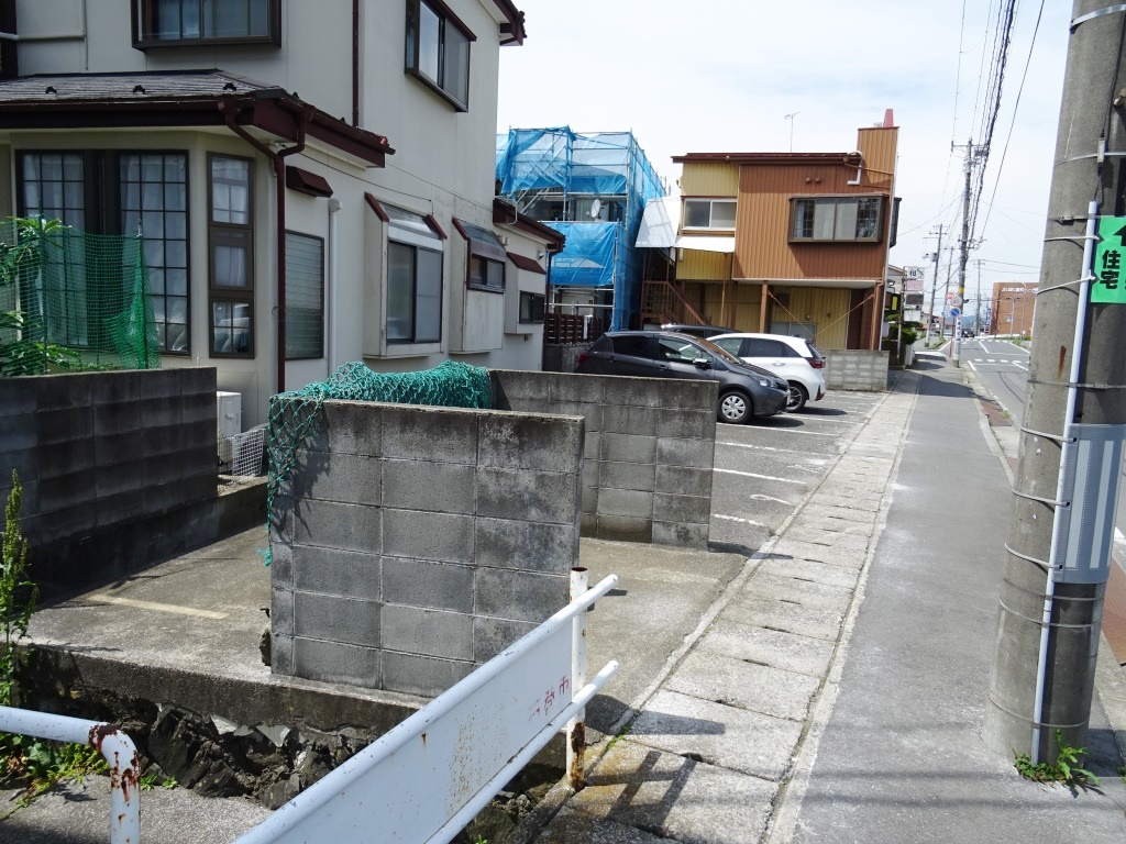敷地内のゴミ捨て場