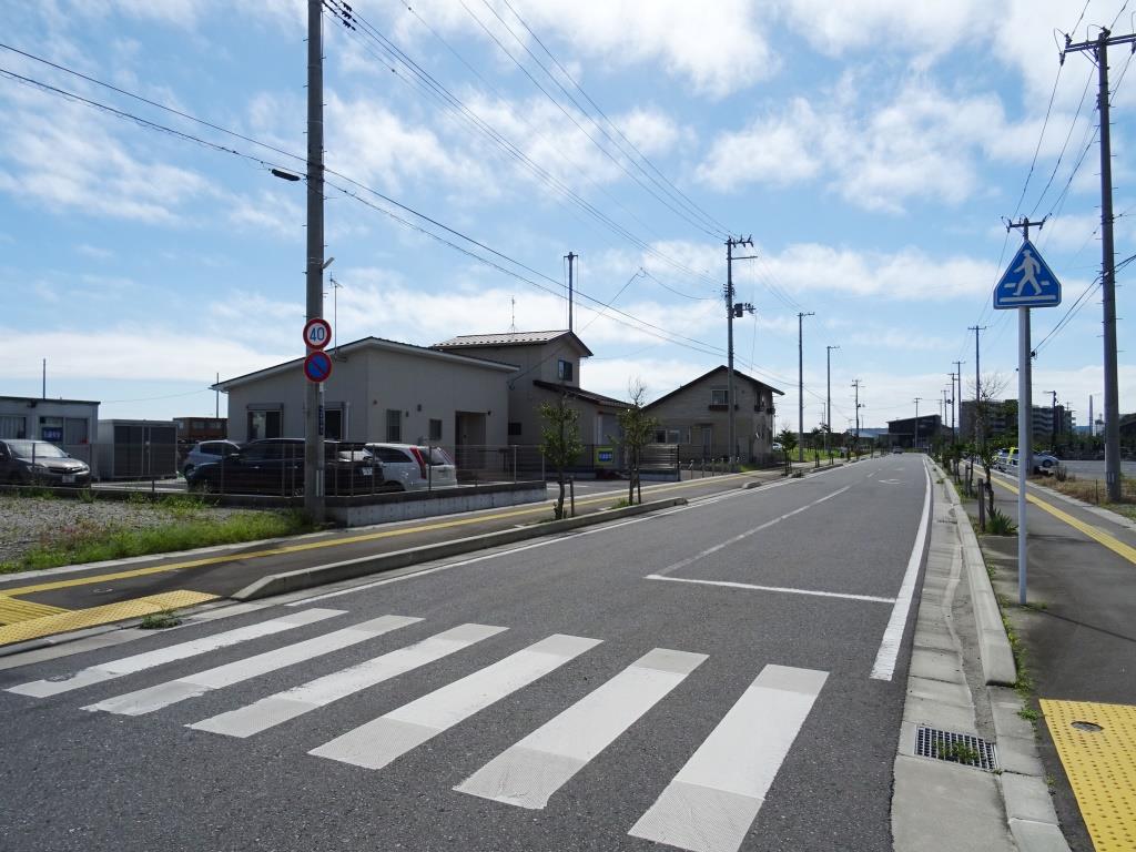 南側の前面道路