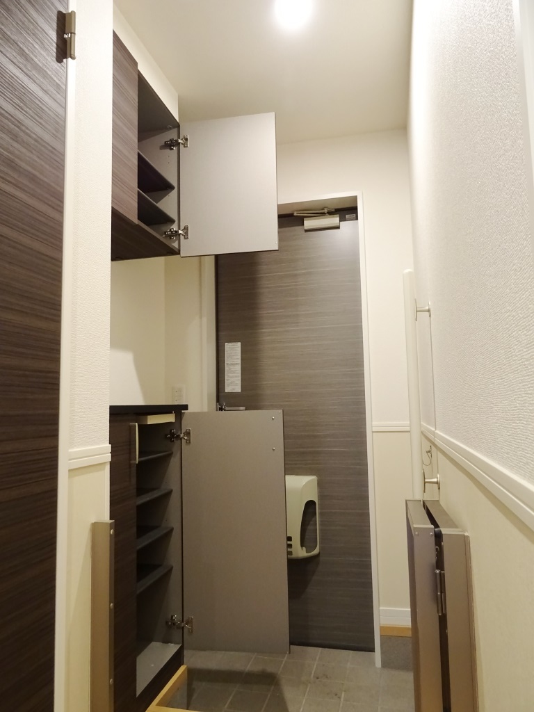 収納豊富なシューズボックス