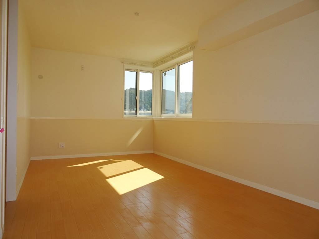 17.3帖のＬＤＫ。コーナーサッシが特徴的です。 (内装)