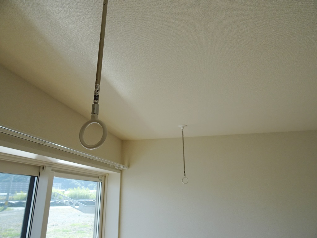 6.2帖洋室にある室内洗濯物干し (内装)