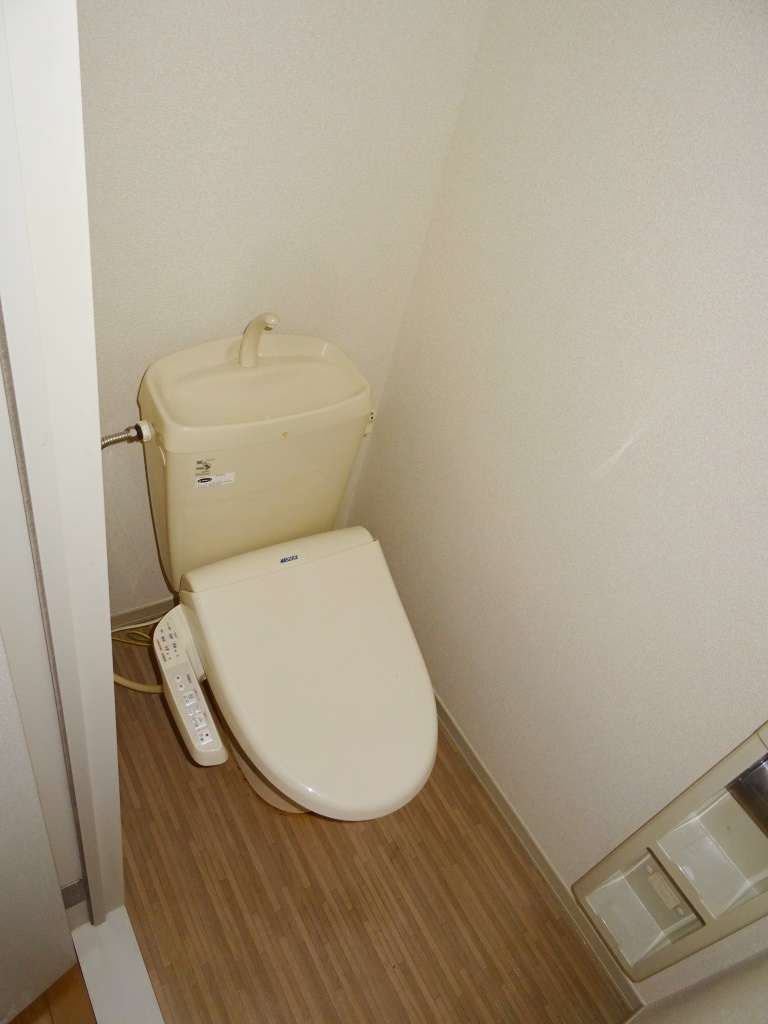 シャワー付きトイレ