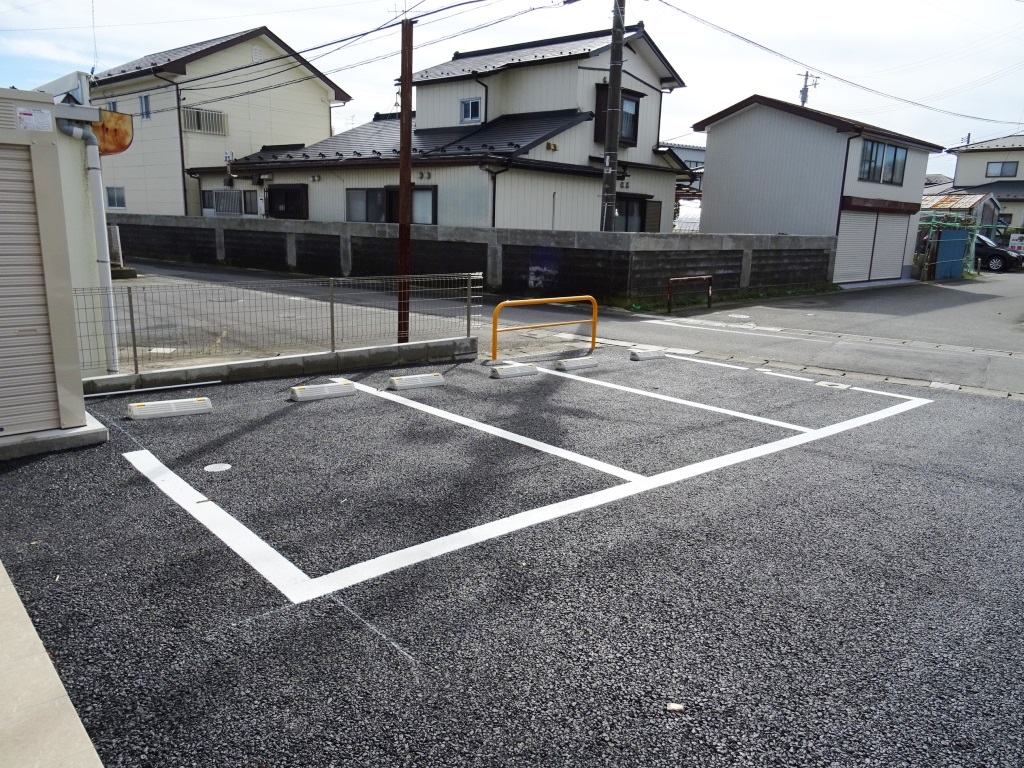 広くて停めやすい駐車場