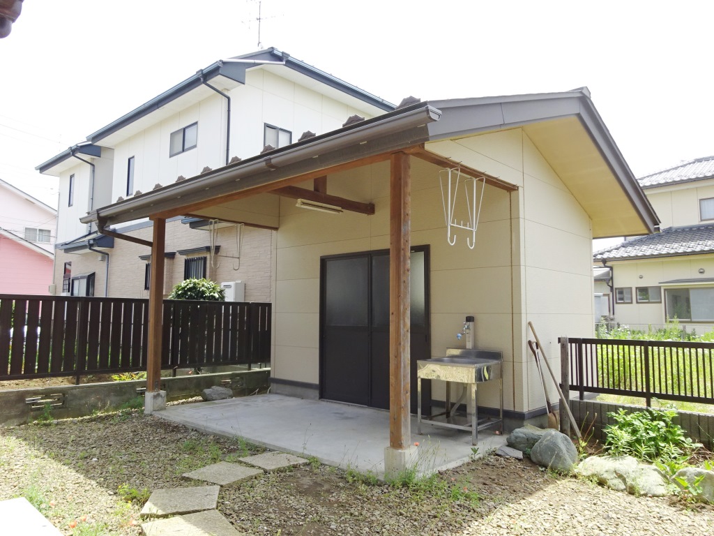 敷地内の物置小屋