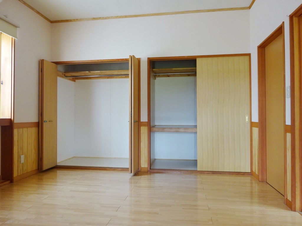 洋室8帖の収納