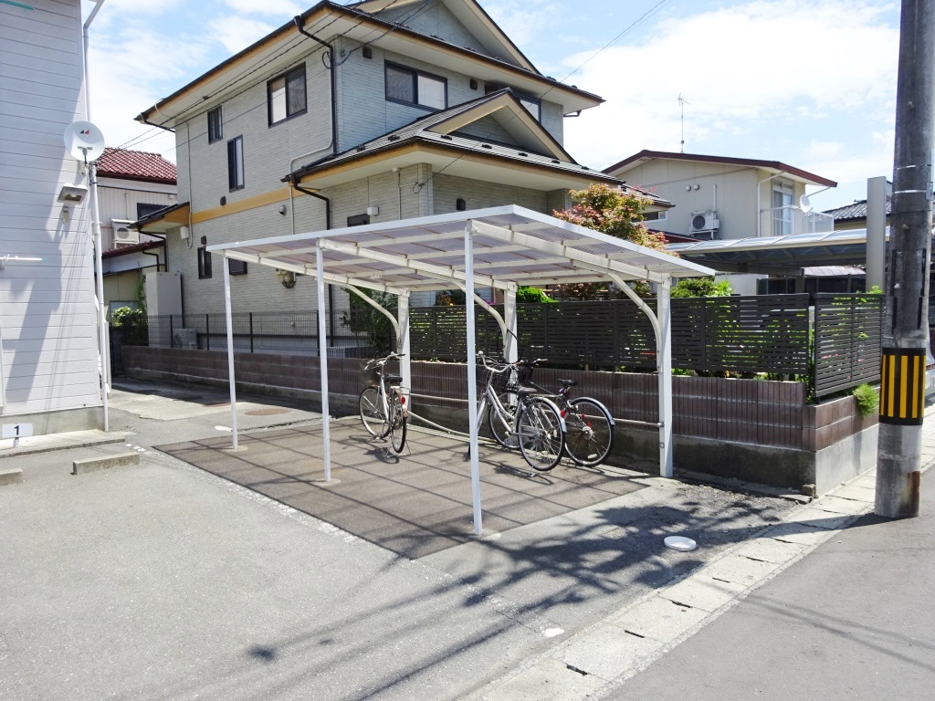 敷地内屋根付き駐輪場