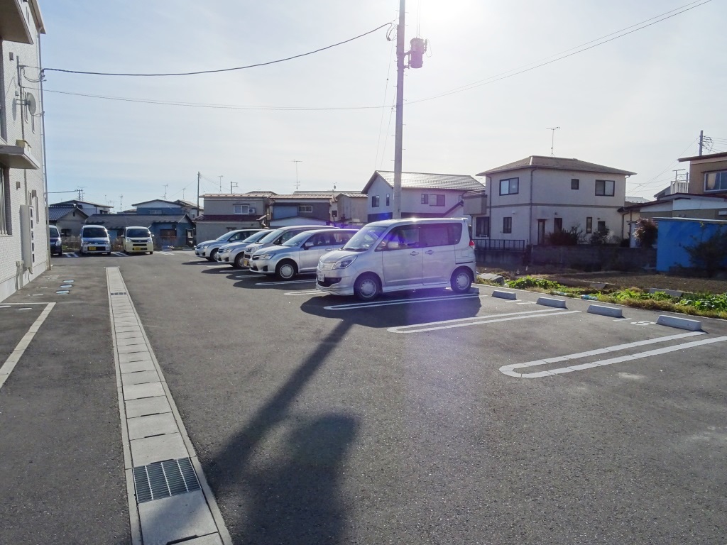 広々停めやすい駐車場