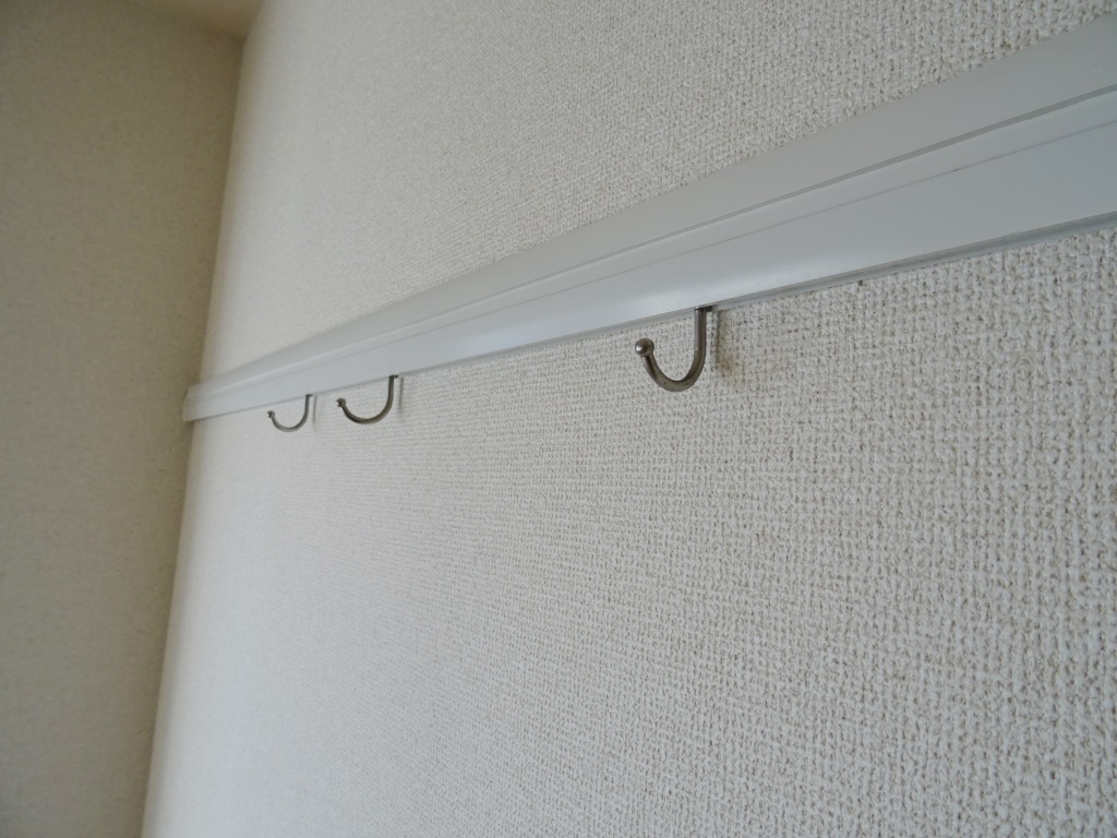 壁にフック (内装)